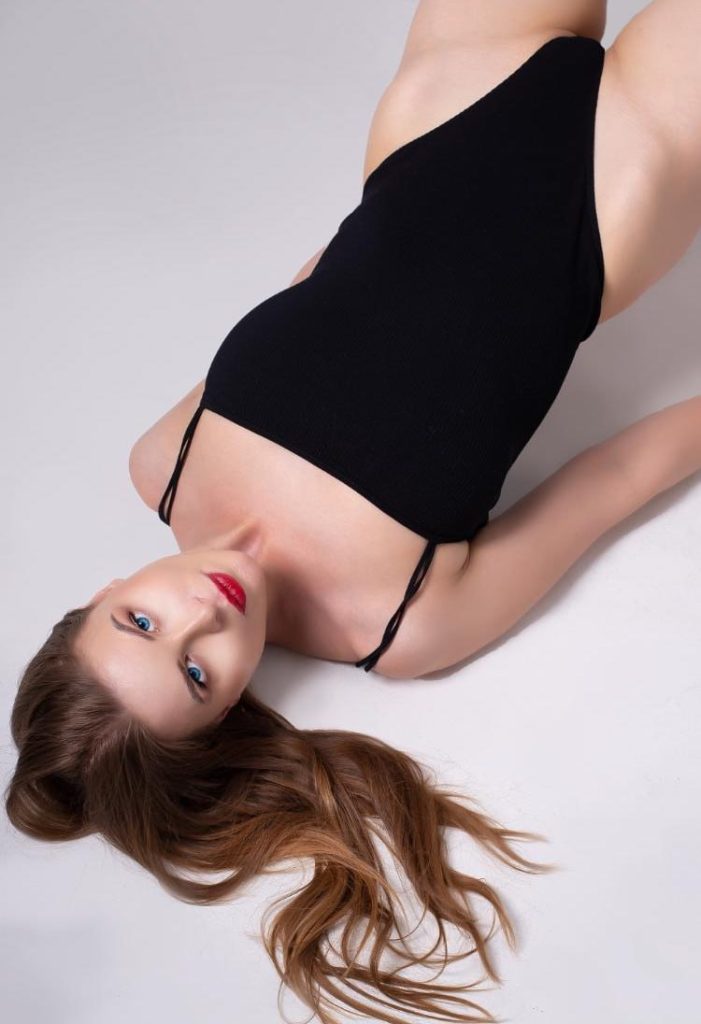 Russian escort from Mia Dubai works in